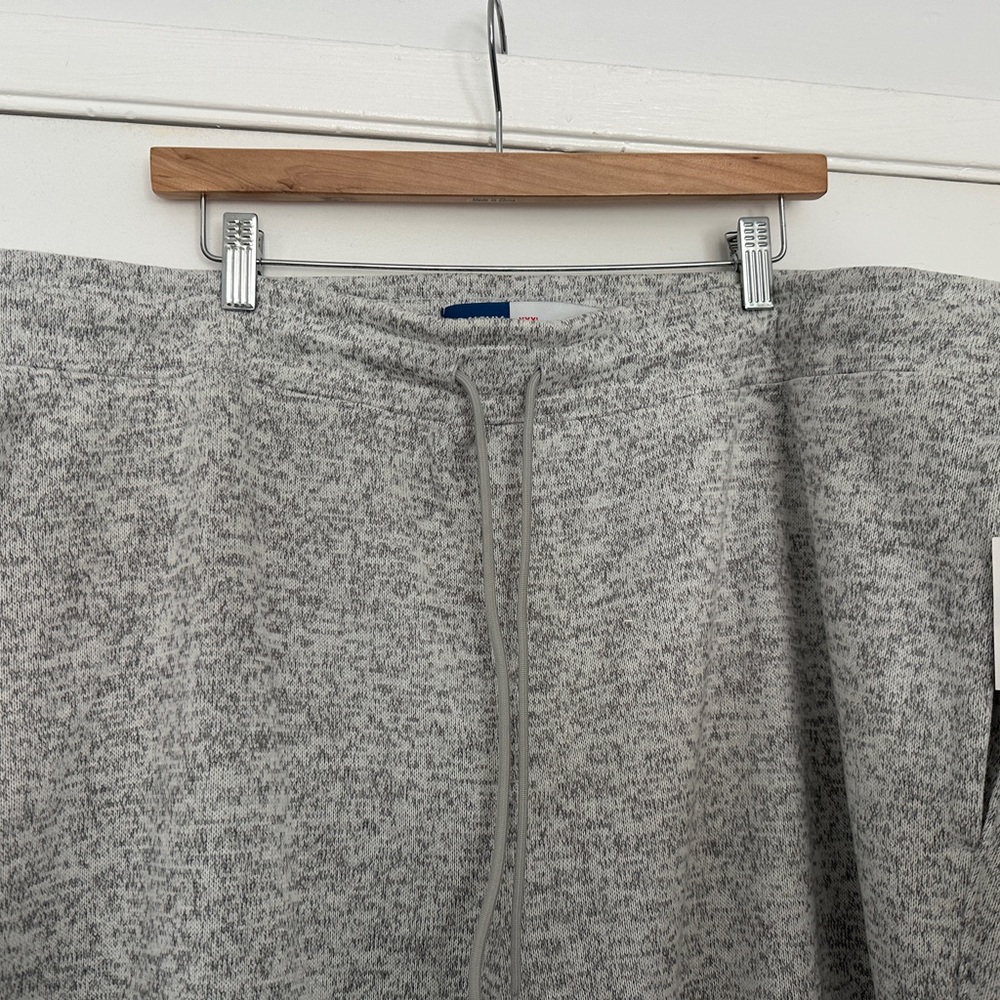 Old Navy Light Gray Joggers for Men (or Women) Brand new with tags Never worn,3x - Picture 8 of 10